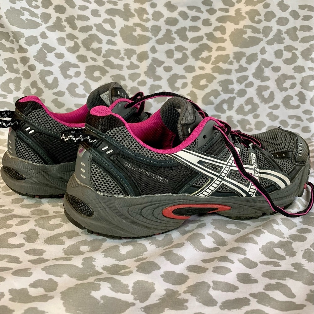 ASICS! Great Condition!!
